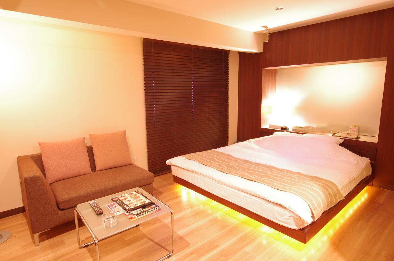 Blue Hotel Octa (Adults Only) Sapporo Bagian luar foto