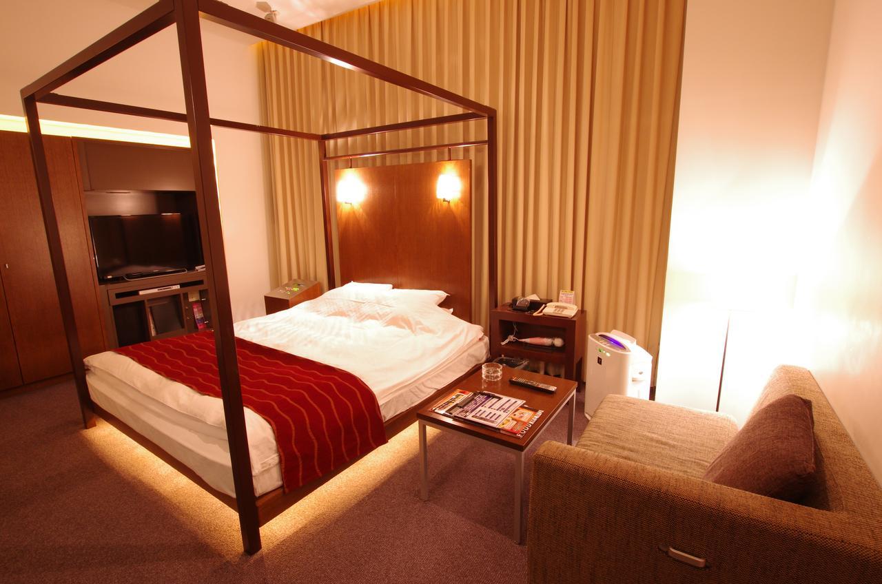 Blue Hotel Octa (Adults Only) Sapporo Bagian luar foto