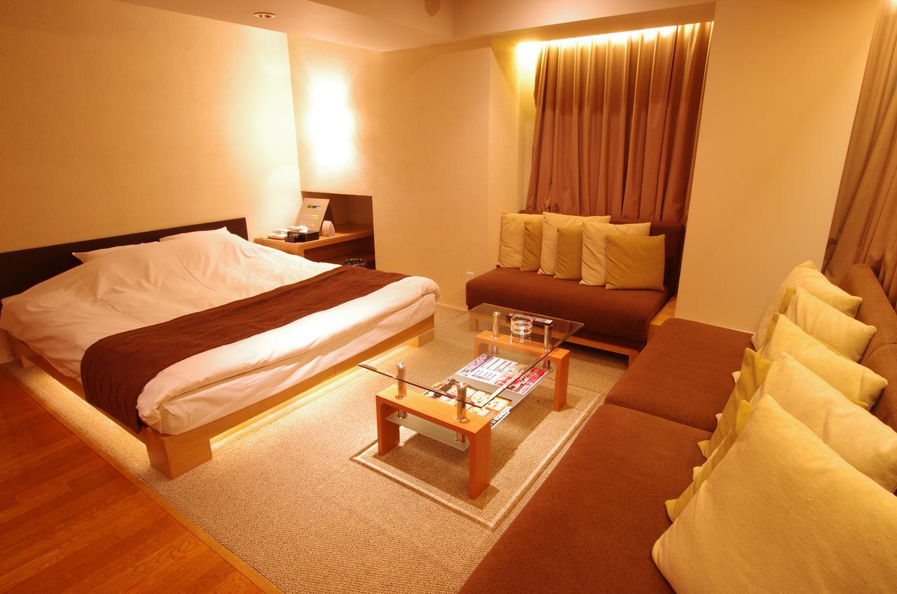 Blue Hotel Octa (Adults Only) Sapporo Bagian luar foto
