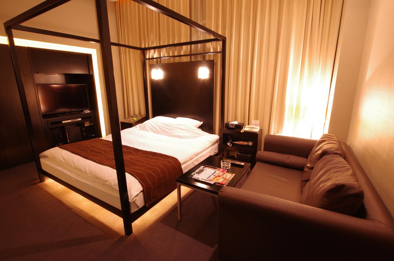 Blue Hotel Octa (Adults Only) Sapporo Bagian luar foto