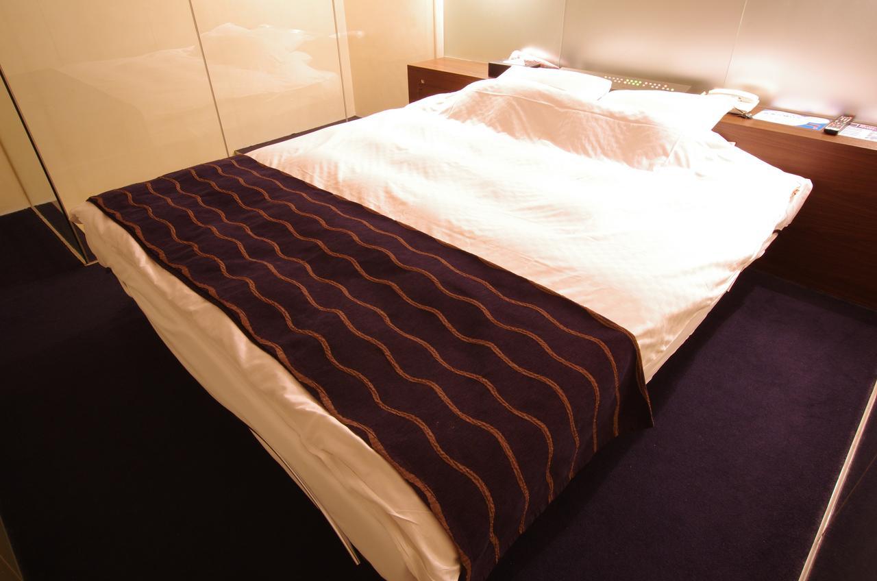 Blue Hotel Octa (Adults Only) Sapporo Bagian luar foto