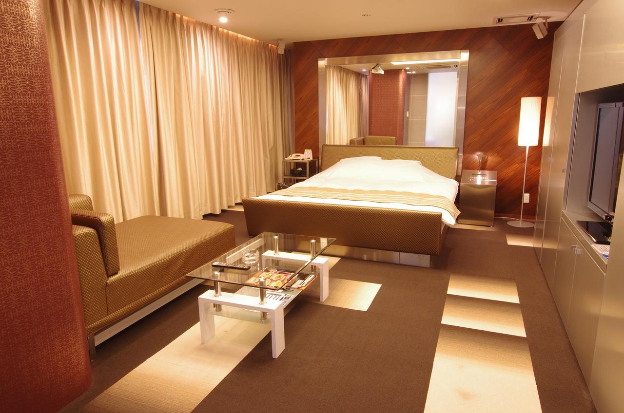 Blue Hotel Octa (Adults Only) Sapporo Bagian luar foto