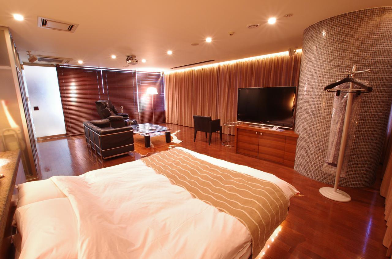 Blue Hotel Octa (Adults Only) Sapporo Bagian luar foto