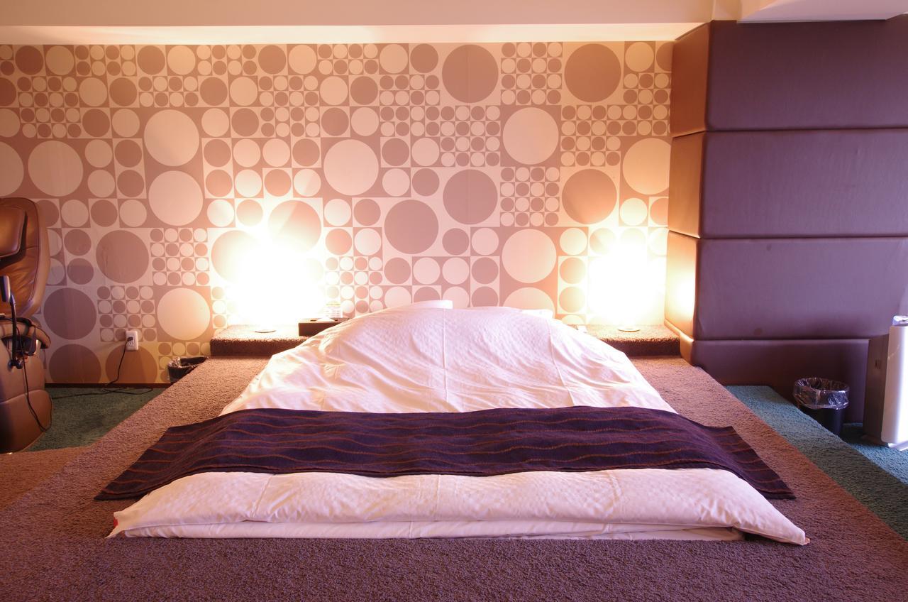 Blue Hotel Octa (Adults Only) Sapporo Bagian luar foto