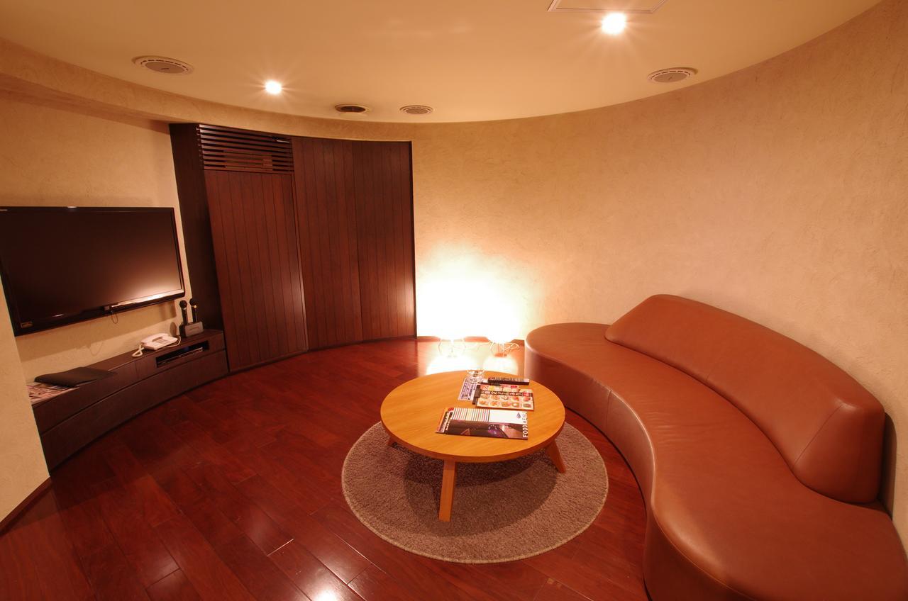 Blue Hotel Octa (Adults Only) Sapporo Bagian luar foto