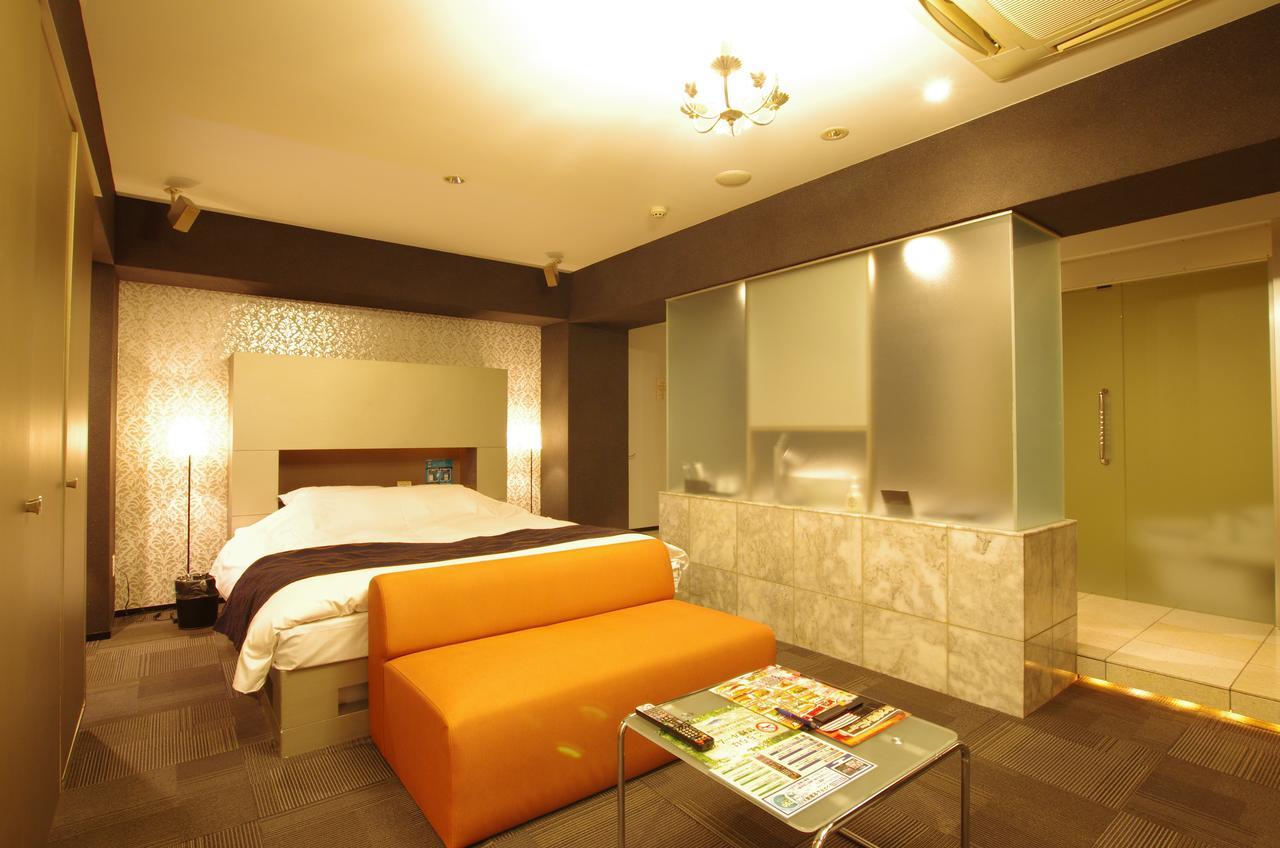 Blue Hotel Octa (Adults Only) Sapporo Bagian luar foto