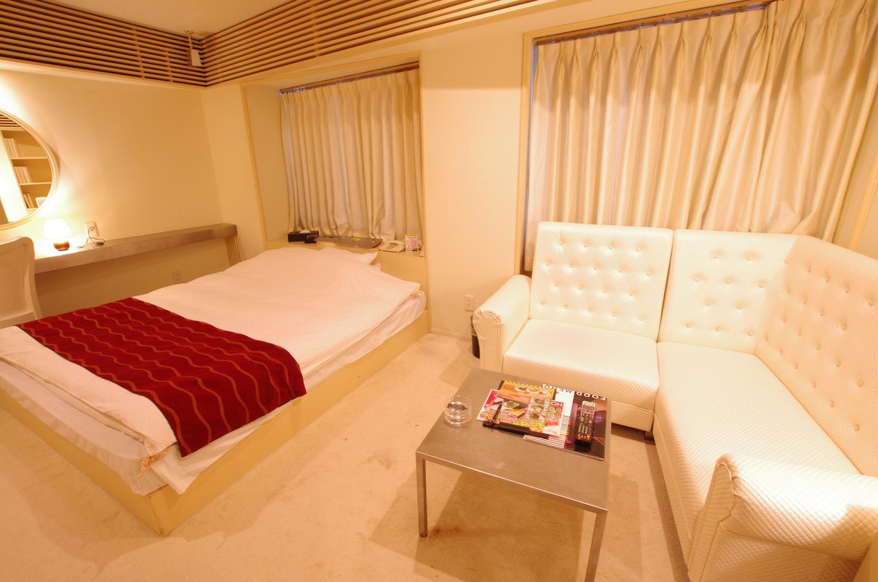 Blue Hotel Octa (Adults Only) Sapporo Bagian luar foto