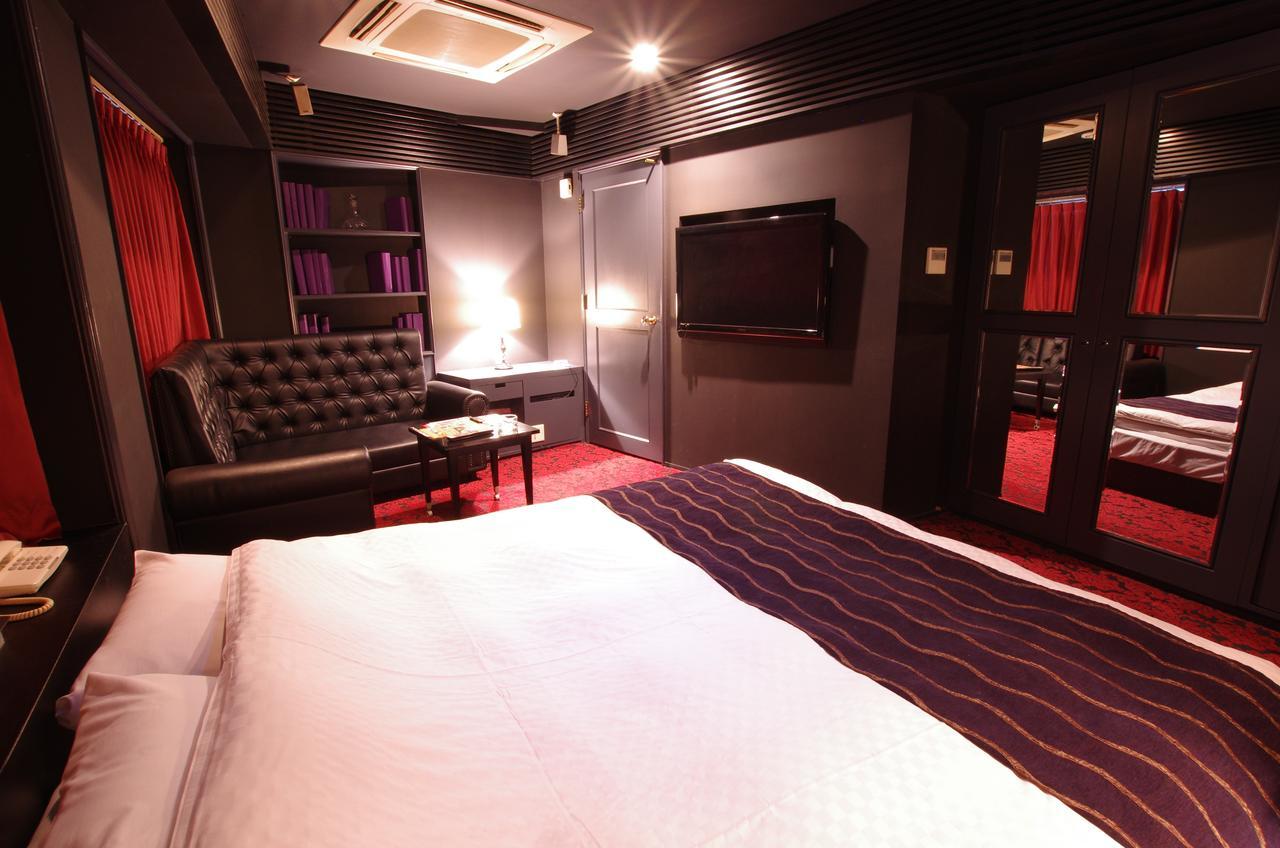 Blue Hotel Octa (Adults Only) Sapporo Bagian luar foto