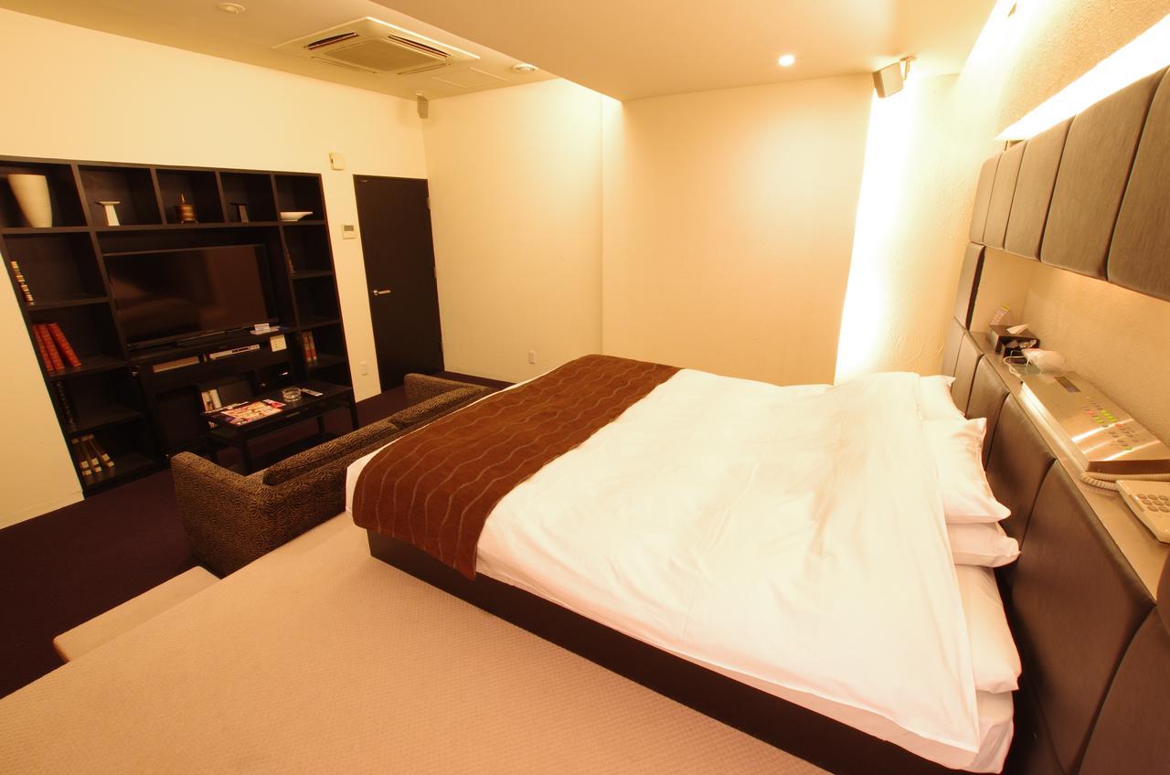 Blue Hotel Octa (Adults Only) Sapporo Bagian luar foto
