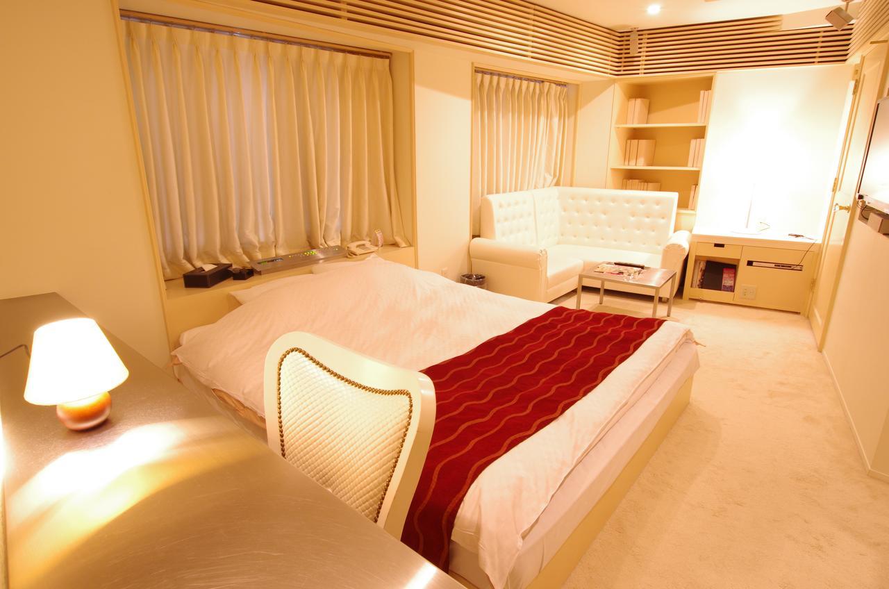 Blue Hotel Octa (Adults Only) Sapporo Bagian luar foto