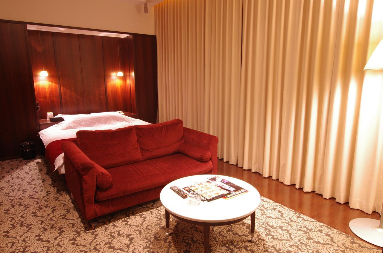 Blue Hotel Octa (Adults Only) Sapporo Bagian luar foto
