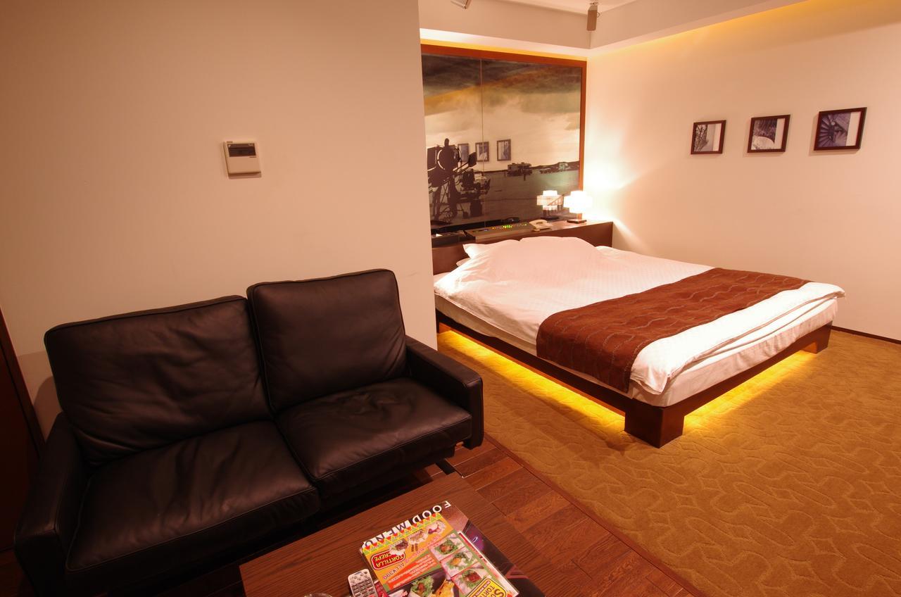 Blue Hotel Octa (Adults Only) Sapporo Bagian luar foto