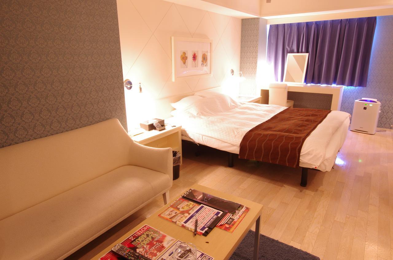 Blue Hotel Octa (Adults Only) Sapporo Bagian luar foto