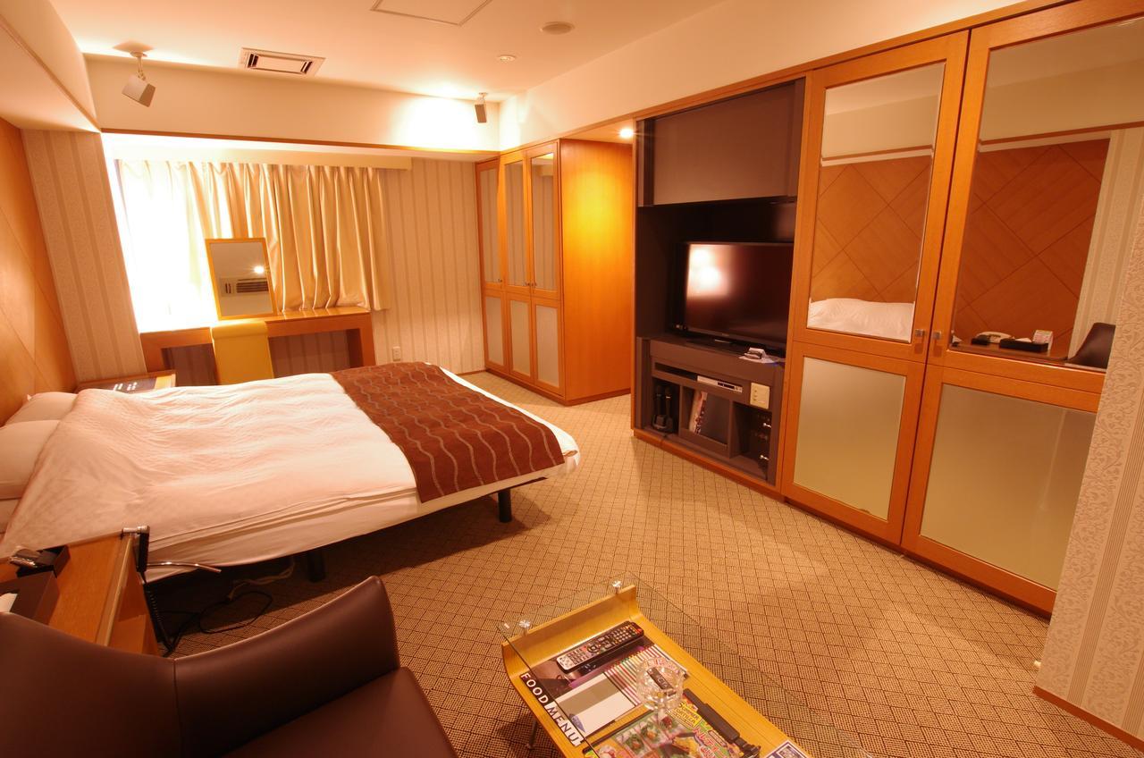 Blue Hotel Octa (Adults Only) Sapporo Bagian luar foto