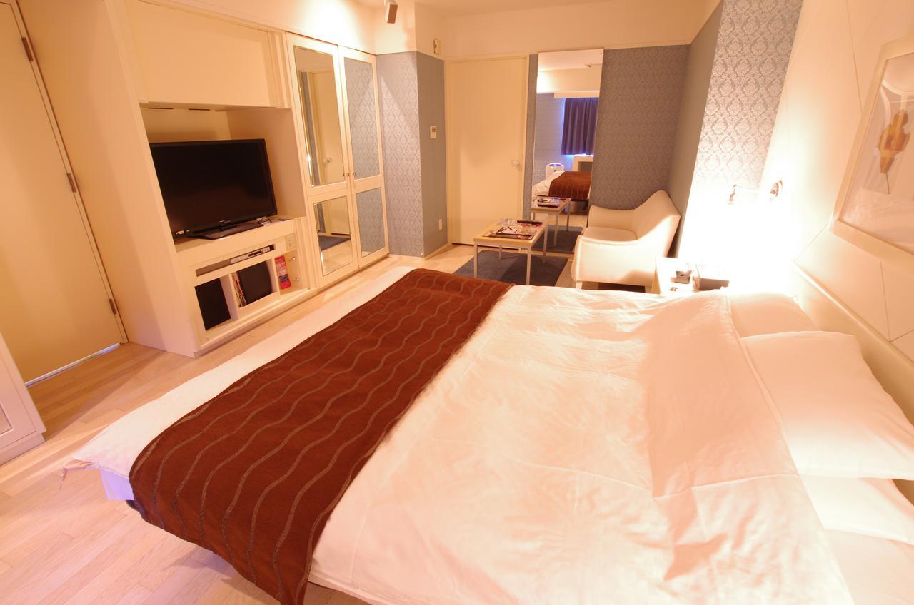 Blue Hotel Octa (Adults Only) Sapporo Bagian luar foto