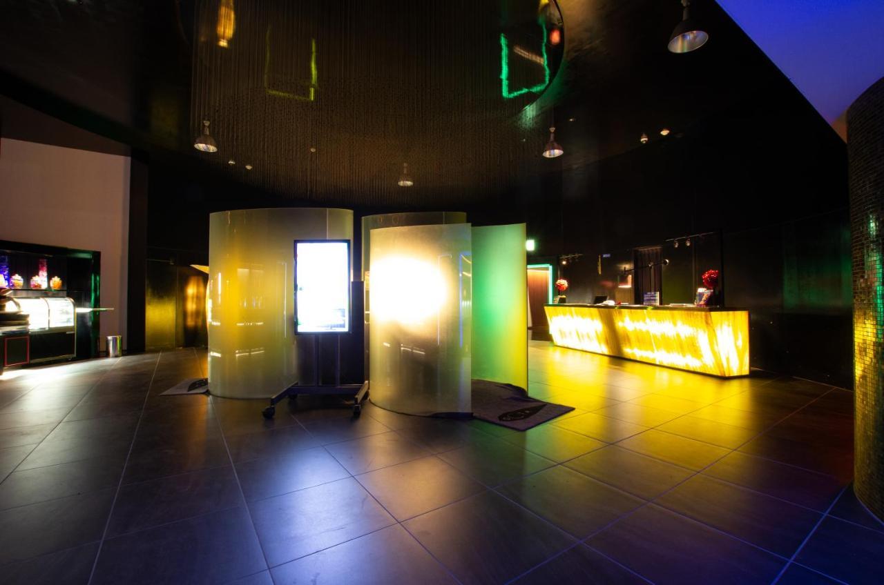 Blue Hotel Octa (Adults Only) Sapporo Bagian luar foto